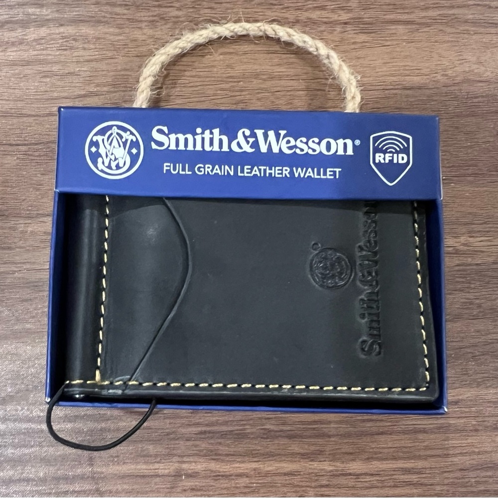 Smith & Wesson money clip wallet